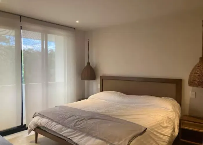 Groups For 8 Guest With 2 Bedrooms Balcony Common Pool Gym Yoga And Mini Market Ximbal *